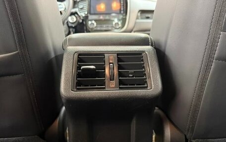 Mitsubishi Outlander III рестайлинг 3, 2021 год, 2 450 000 рублей, 20 фотография