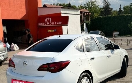Opel Astra J, 2013 год, 440 000 рублей, 3 фотография