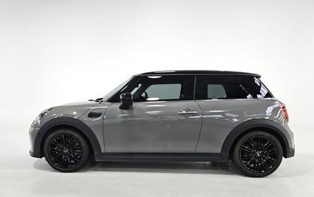 MINI Hatch, 2021 год, 1 950 000 рублей, 2 фотография