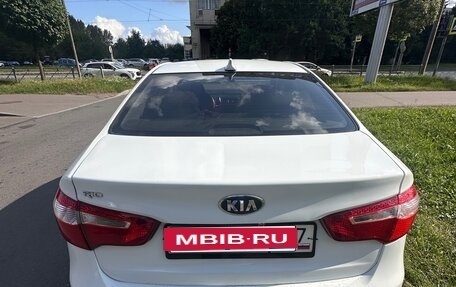 KIA Rio III рестайлинг, 2014 год, 860 000 рублей, 18 фотография