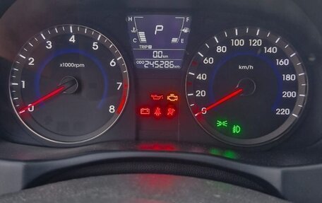 Hyundai Solaris II рестайлинг, 2011 год, 680 000 рублей, 2 фотография