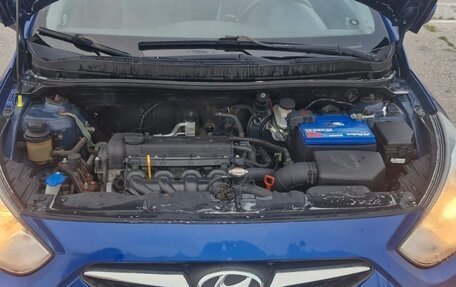 Hyundai Solaris II рестайлинг, 2011 год, 680 000 рублей, 9 фотография