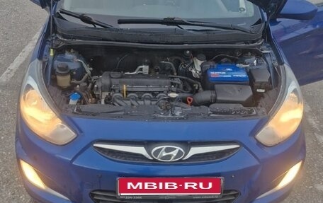 Hyundai Solaris II рестайлинг, 2011 год, 680 000 рублей, 23 фотография