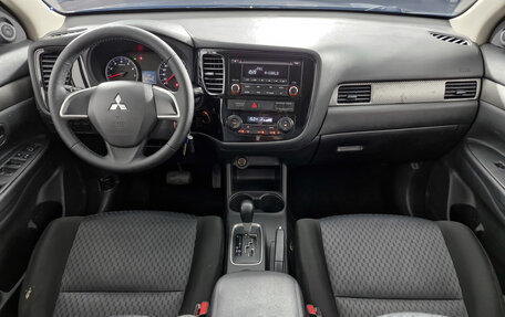 Mitsubishi Outlander III рестайлинг 3, 2014 год, 1 375 000 рублей, 14 фотография