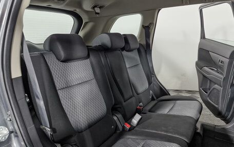 Mitsubishi Outlander III рестайлинг 3, 2014 год, 1 375 000 рублей, 12 фотография
