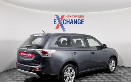 Mitsubishi Outlander III рестайлинг 3, 2014 год, 1 375 000 рублей, 4 фотография