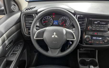 Mitsubishi Outlander III рестайлинг 3, 2014 год, 1 375 000 рублей, 16 фотография