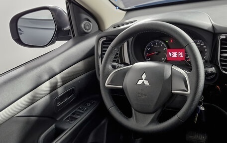 Mitsubishi Outlander III рестайлинг 3, 2014 год, 1 375 000 рублей, 17 фотография