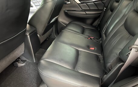 Mitsubishi Pajero Sport III рестайлинг, 2017 год, 2 950 000 рублей, 6 фотография