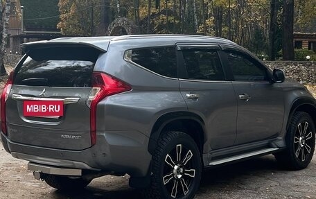 Mitsubishi Pajero Sport III рестайлинг, 2017 год, 2 950 000 рублей, 4 фотография