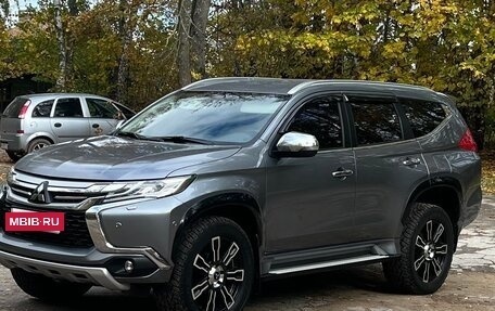 Mitsubishi Pajero Sport III рестайлинг, 2017 год, 2 950 000 рублей, 2 фотография