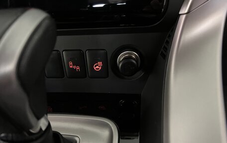 Mitsubishi Pajero Sport III рестайлинг, 2017 год, 2 950 000 рублей, 14 фотография