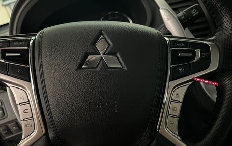 Mitsubishi Pajero Sport III рестайлинг, 2017 год, 2 950 000 рублей, 15 фотография