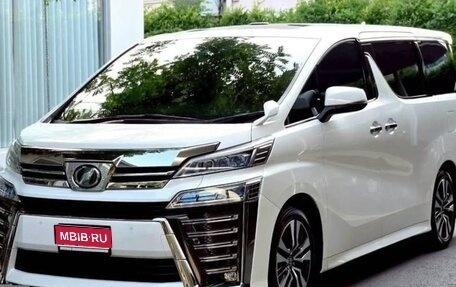 Toyota Vellfire II, 2022 год, 3 500 000 рублей, 1 фотография