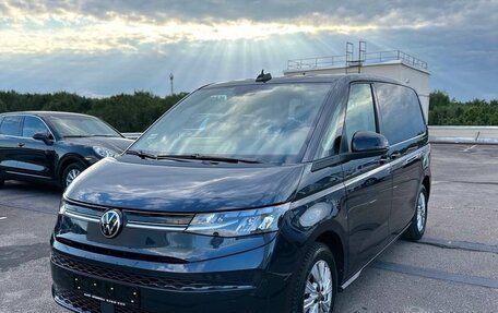 Volkswagen Multivan, 2021 год, 4 900 000 рублей, 2 фотография
