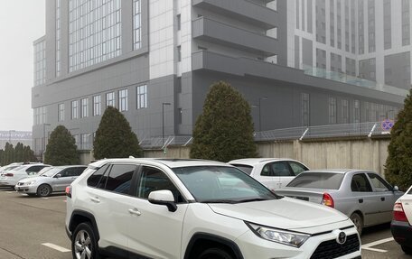 Toyota RAV4, 2024 год, 2 700 000 рублей, 2 фотография