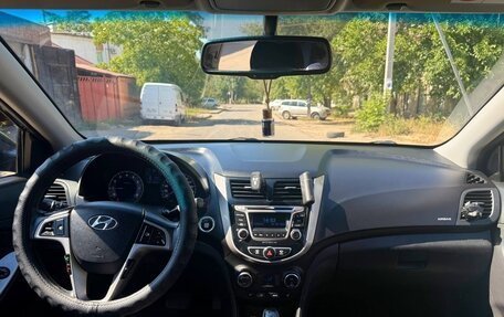 Hyundai Solaris II рестайлинг, 2015 год, 1 070 000 рублей, 6 фотография