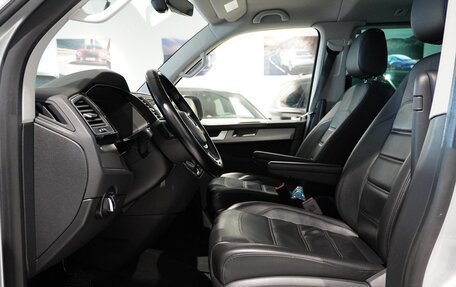 Volkswagen Multivan T6 рестайлинг, 2018 год, 4 100 000 рублей, 6 фотография