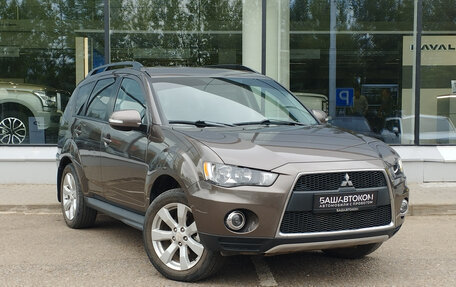 Mitsubishi Outlander III рестайлинг 3, 2011 год, 1 240 000 рублей, 3 фотография