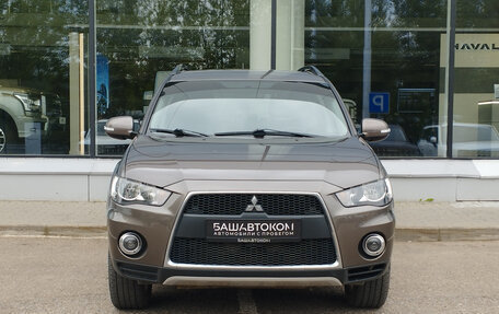 Mitsubishi Outlander III рестайлинг 3, 2011 год, 1 240 000 рублей, 2 фотография