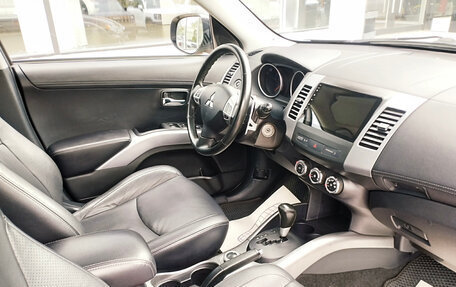 Mitsubishi Outlander III рестайлинг 3, 2011 год, 1 240 000 рублей, 9 фотография