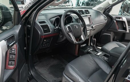 Toyota Land Cruiser Prado 150 рестайлинг 2, 2014 год, 2 999 000 рублей, 6 фотография