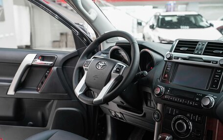 Toyota Land Cruiser Prado 150 рестайлинг 2, 2014 год, 2 999 000 рублей, 14 фотография