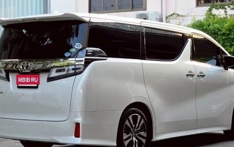 Toyota Vellfire II, 2022 год, 3 500 000 рублей, 6 фотография
