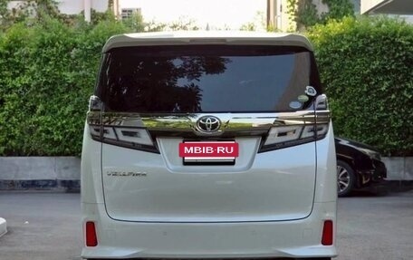 Toyota Vellfire II, 2022 год, 3 500 000 рублей, 5 фотография