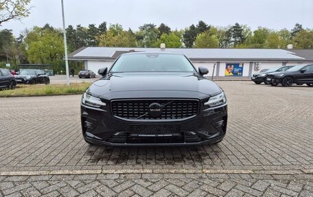 Volvo S60 III, 2022 год, 3 100 000 рублей, 2 фотография