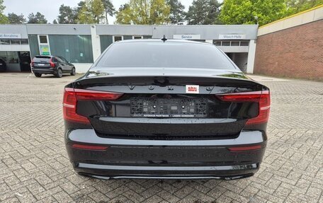 Volvo S60 III, 2022 год, 3 100 000 рублей, 5 фотография