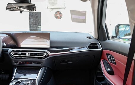 BMW 3 серия, 2025 год, 4 600 000 рублей, 10 фотография
