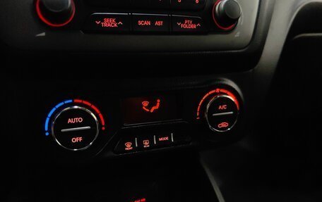 KIA Rio III рестайлинг, 2013 год, 759 000 рублей, 15 фотография