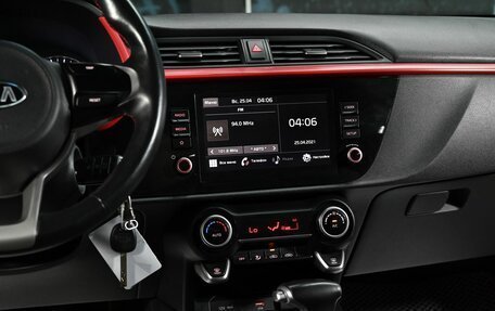 KIA Rio IV, 2021 год, 1 495 000 рублей, 10 фотография
