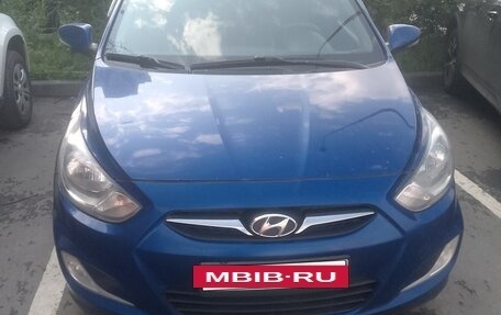 Hyundai Solaris II рестайлинг, 2011 год, 850 000 рублей, 5 фотография