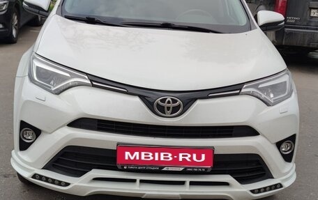 Toyota RAV4, 2019 год, 2 820 000 рублей, 2 фотография