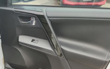Toyota RAV4, 2019 год, 2 820 000 рублей, 14 фотография