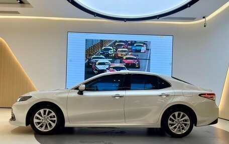 Toyota Camry, 2022 год, 2 345 000 рублей, 3 фотография