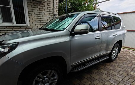 Toyota Land Cruiser Prado 150 рестайлинг 2, 2011 год, 3 050 000 рублей, 3 фотография
