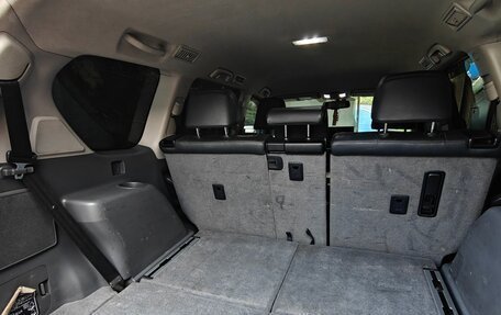 Toyota Land Cruiser Prado 150 рестайлинг 2, 2011 год, 3 050 000 рублей, 20 фотография