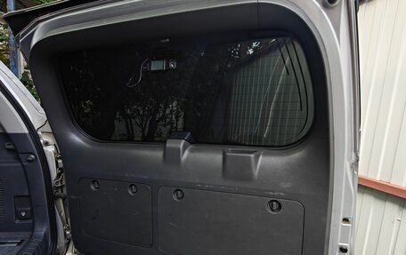 Toyota Land Cruiser Prado 150 рестайлинг 2, 2011 год, 3 050 000 рублей, 22 фотография