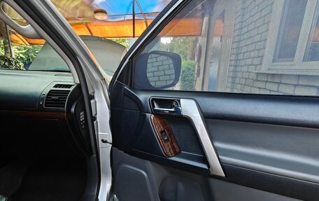 Toyota Land Cruiser Prado 150 рестайлинг 2, 2011 год, 3 050 000 рублей, 25 фотография