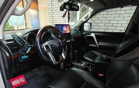 Toyota Land Cruiser Prado 150 рестайлинг 2, 2011 год, 3 050 000 рублей, 32 фотография