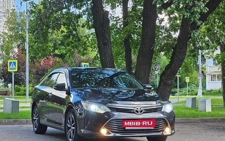Toyota Camry, 2017 год, 2 150 000 рублей, 2 фотография