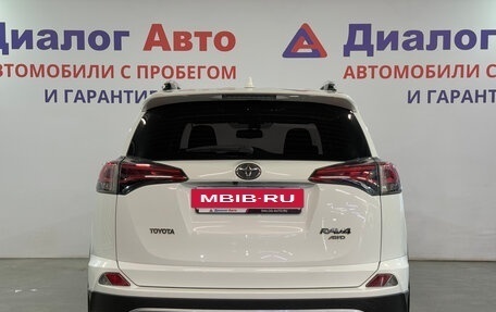 Toyota RAV4, 2017 год, 2 350 000 рублей, 4 фотография