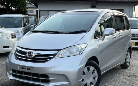 Honda Freed I, 2012 год, 804 000 рублей, 1 фотография