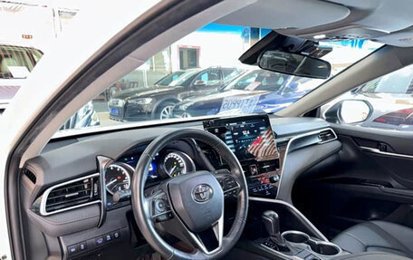 Toyota Camry, 2021 год, 2 250 000 рублей, 13 фотография