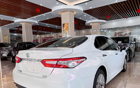 Toyota Camry, 2021 год, 2 250 000 рублей, 16 фотография