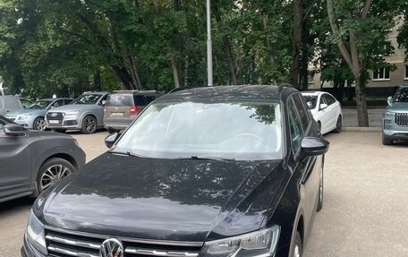 Volkswagen Tiguan II, 2017 год, 1 950 000 рублей, 1 фотография