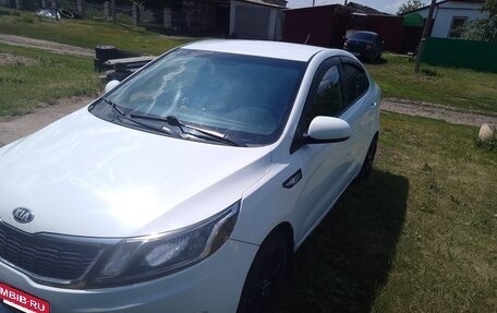 KIA Rio III рестайлинг, 2013 год, 750 000 рублей, 4 фотография